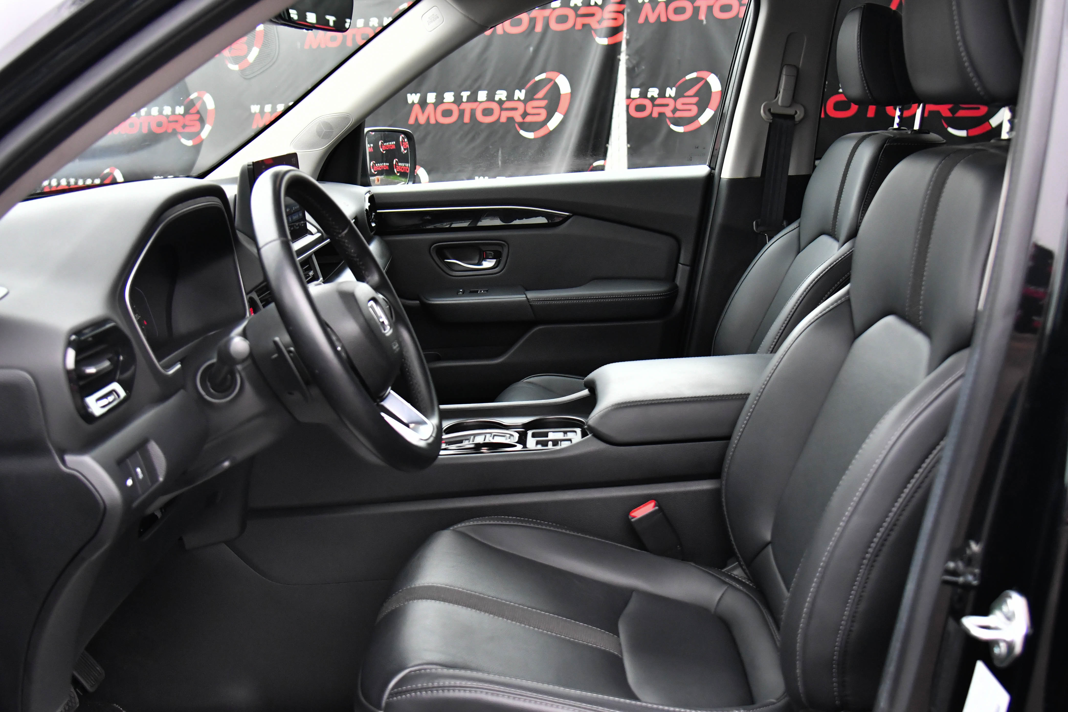 Used 2025 Honda Pilot EX-L image 18