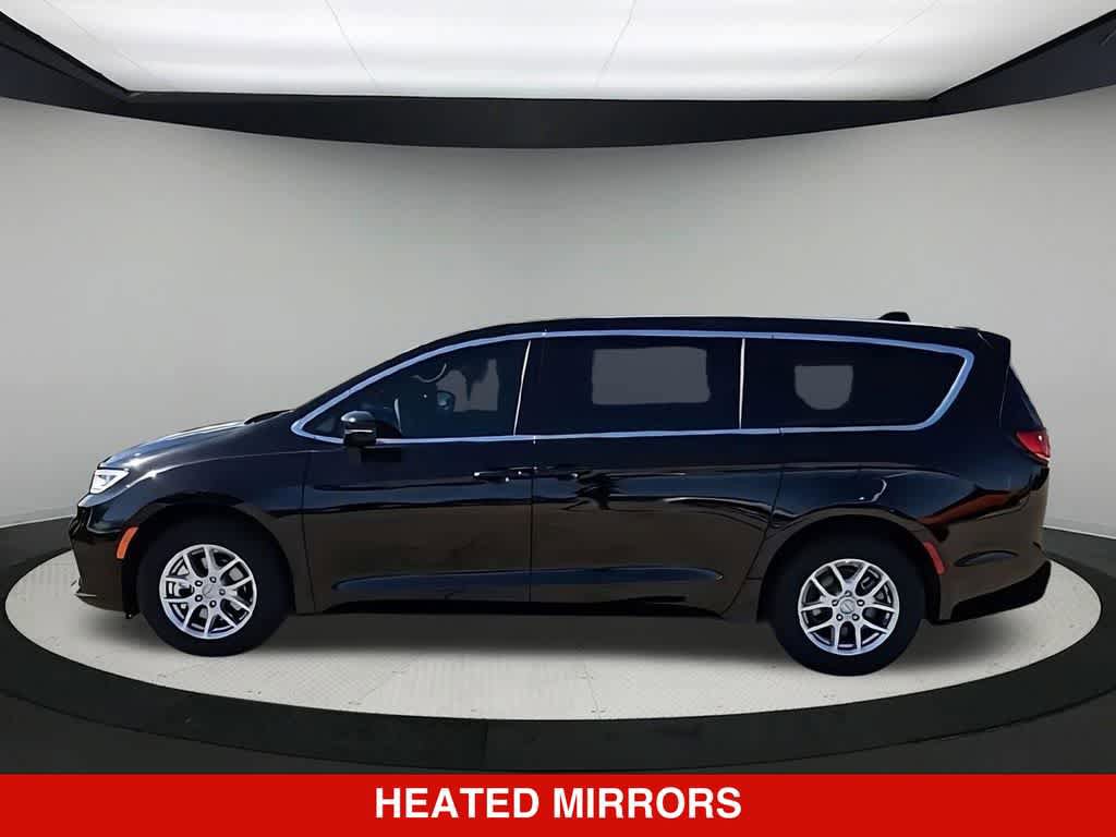 New 2026 Chrysler Pacifica Select FWD image 5