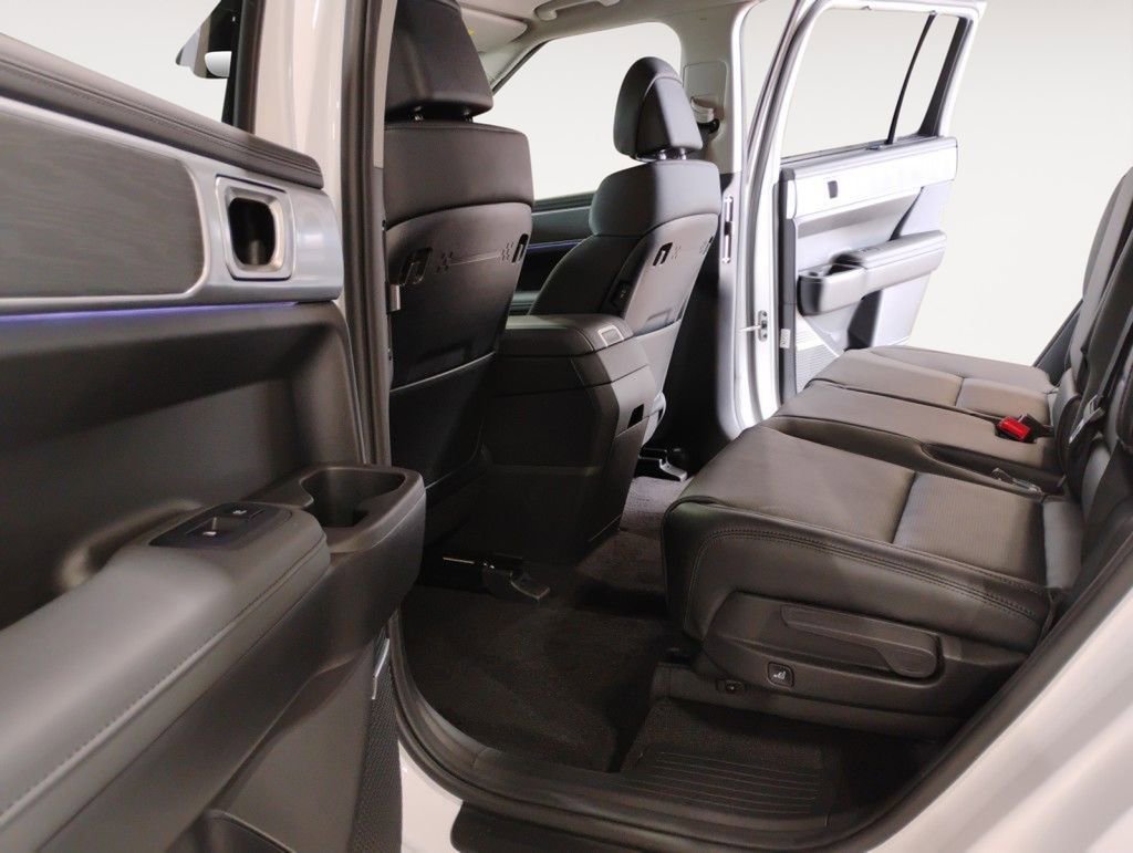 New 2026 Hyundai Santa Fe Limited AWD/4WD image 16