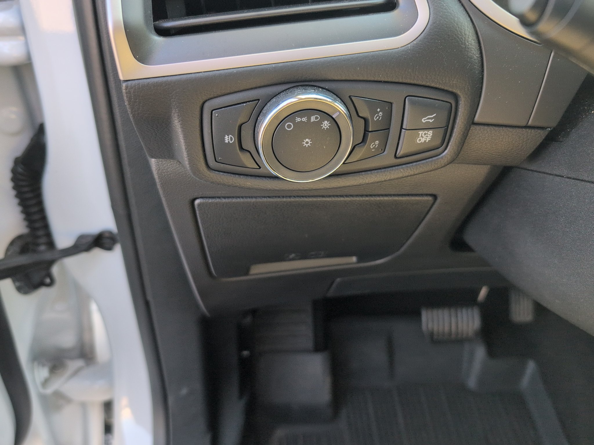 Used 2020 Ford Edge SEL w/ Convenience Package FWD image 15