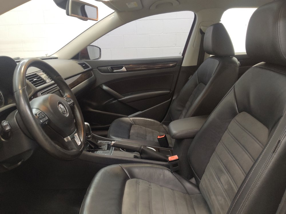Used 2015 Volkswagen Passat 1.8T SEL Premium image 17