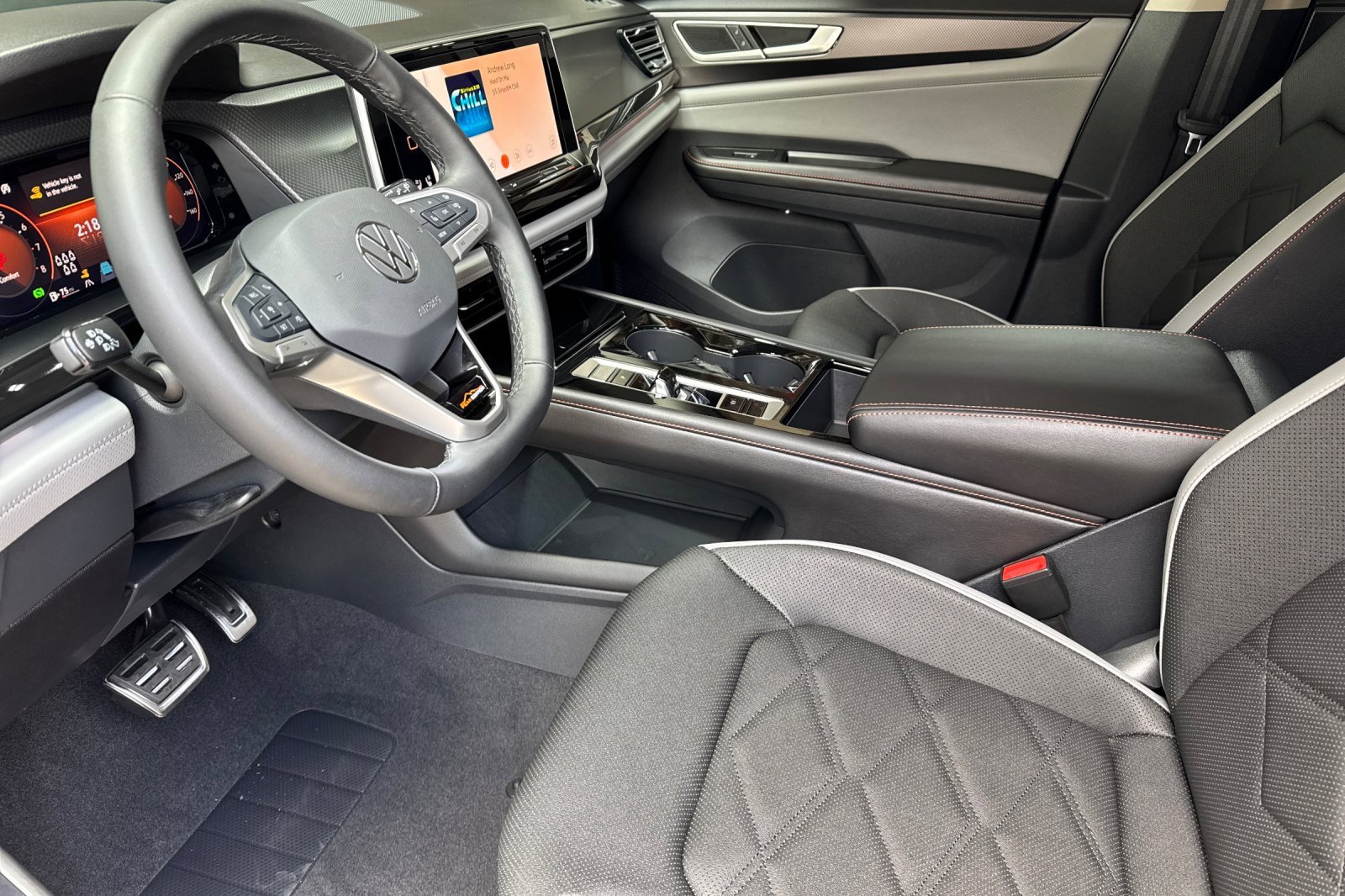 New 2025 Volkswagen Atlas Peak Edition SE image 8