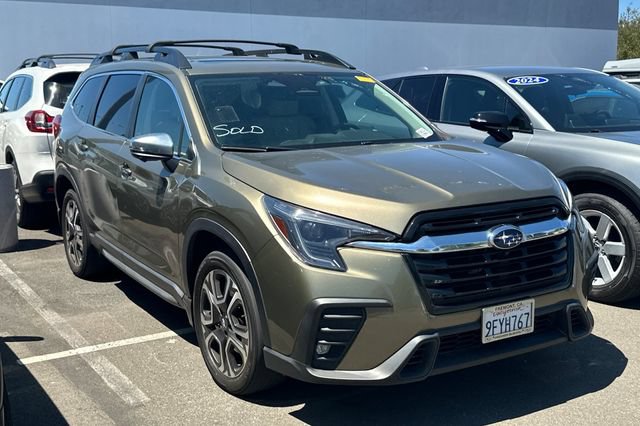 Used 2023 Subaru Ascent Limited w/ Technology Package AWD/4WD image 2
