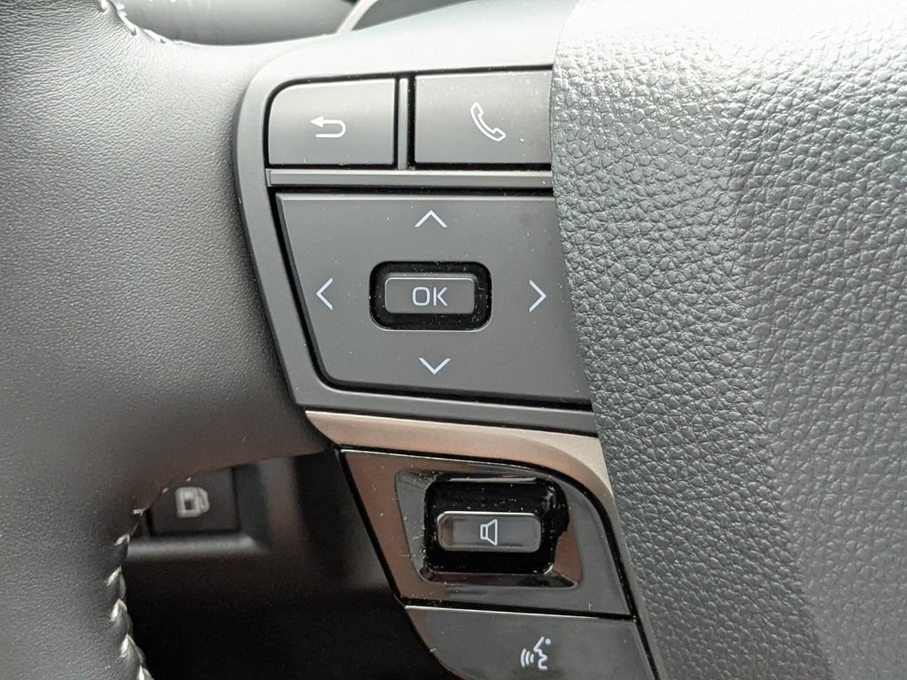Certified 2025 Toyota Camry SE FWD image 23