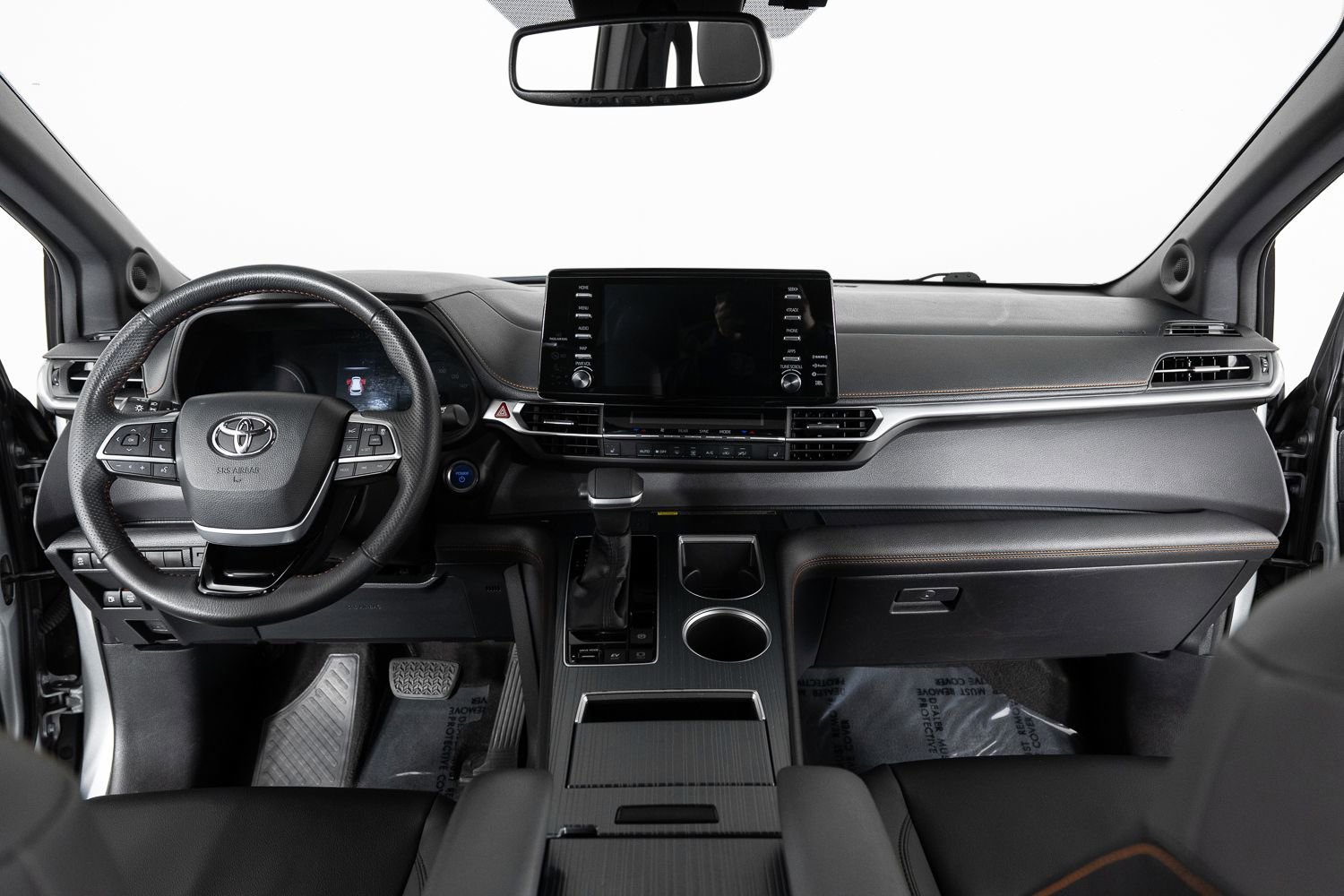 Used 2022 Toyota Sienna XSE image 32