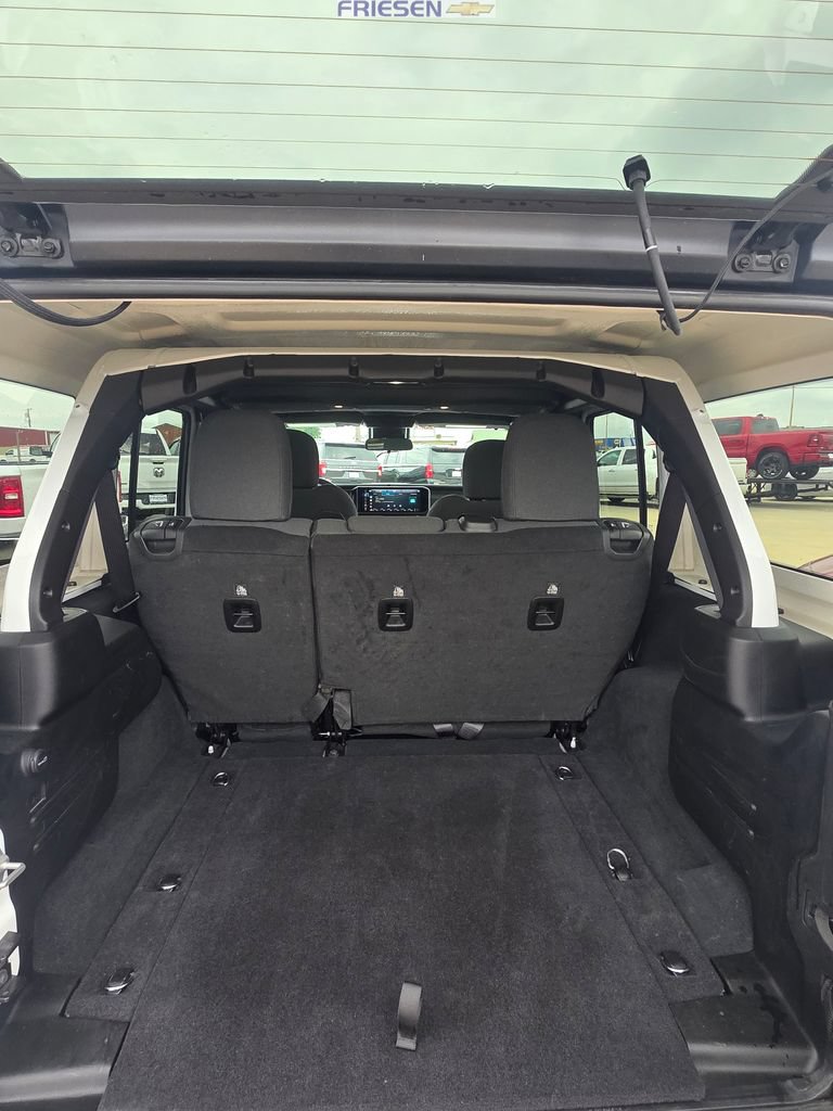 Used 2025 Jeep Wrangler Unlimited Rubicon AWD/4WD image 10
