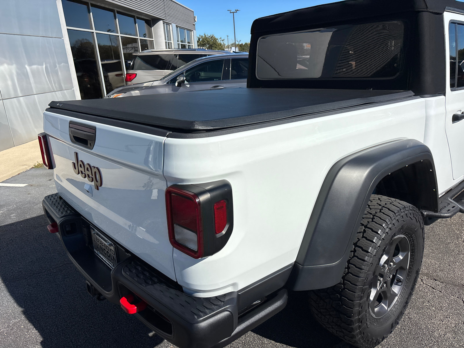 Used 2023 Jeep Gladiator Rubicon w/ LED Lighting Group AWD/4WD image 9