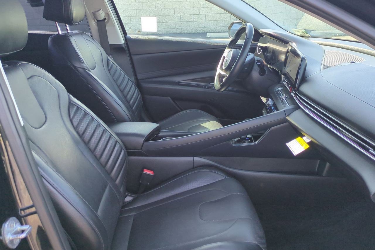 Used 2022 Hyundai Elantra Limited w/ Cargo Package image 26