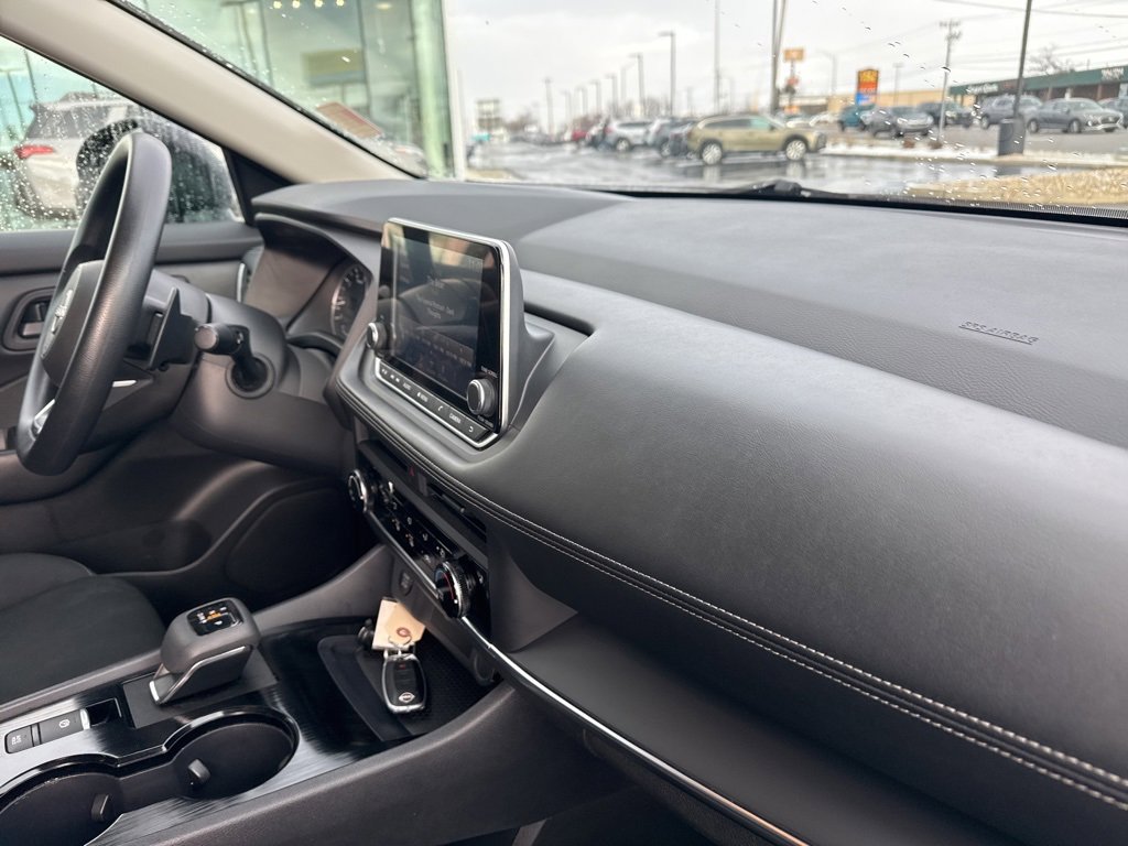 Used 2024 Nissan Rogue S image 7