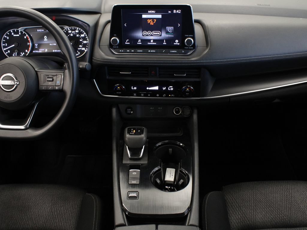 Used 2024 Nissan Rogue SV FWD image 22