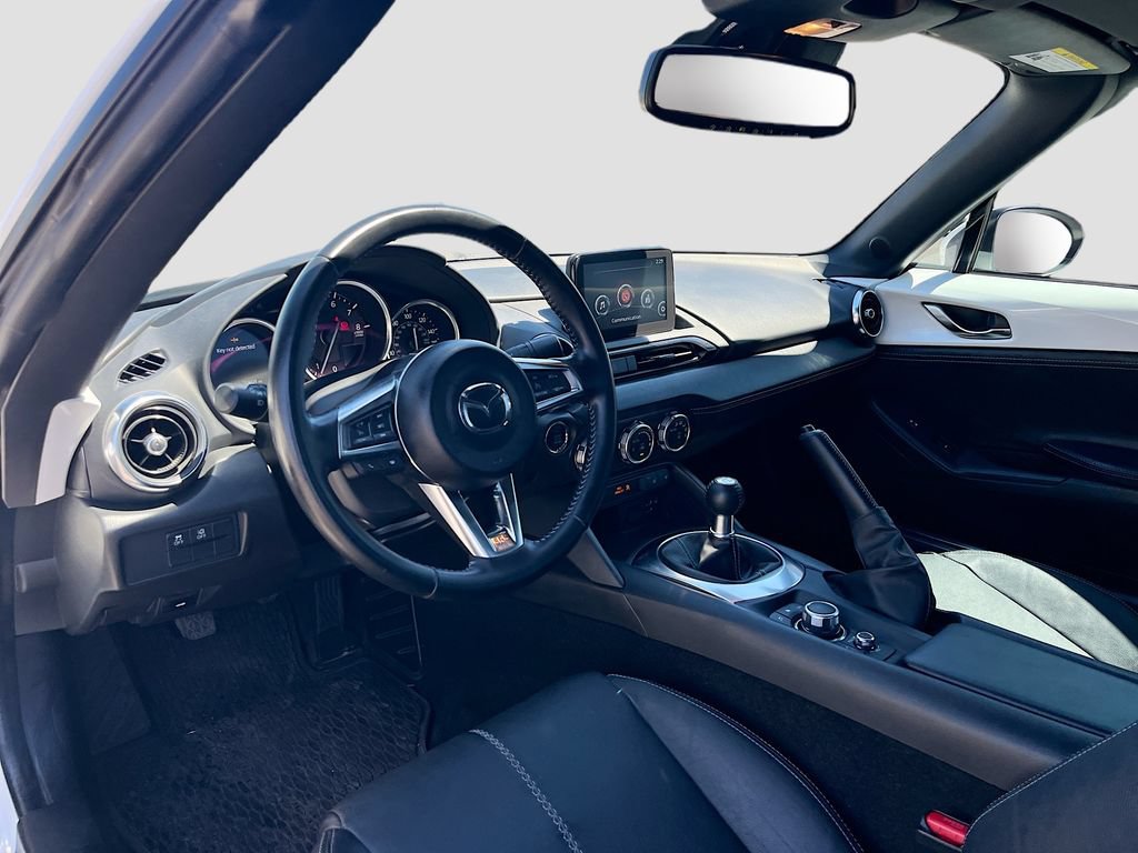 Used 2022 MAZDA MX-5 Miata RF Grand Touring w/ Weather Package RWD image 9