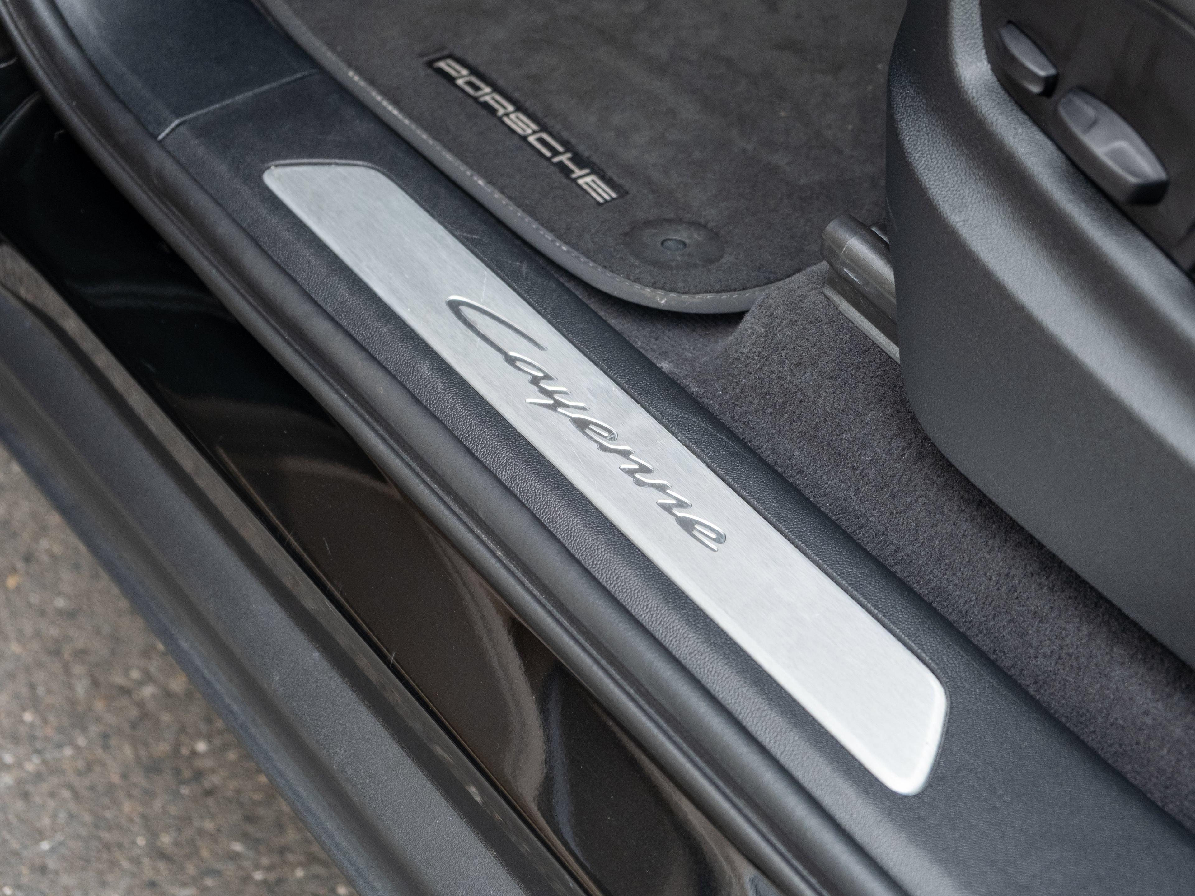 Certified 2024 Porsche Cayenne AWD/4WD image 42