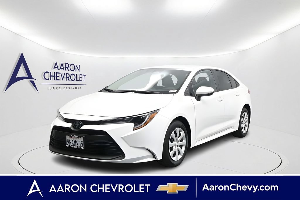 Used 2025 Toyota Corolla LE FWD image 1
