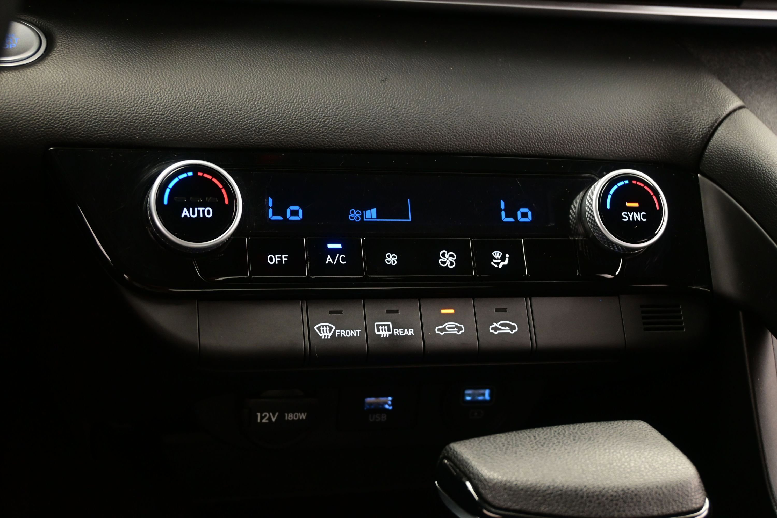 Used 2023 Hyundai Elantra SEL image 19