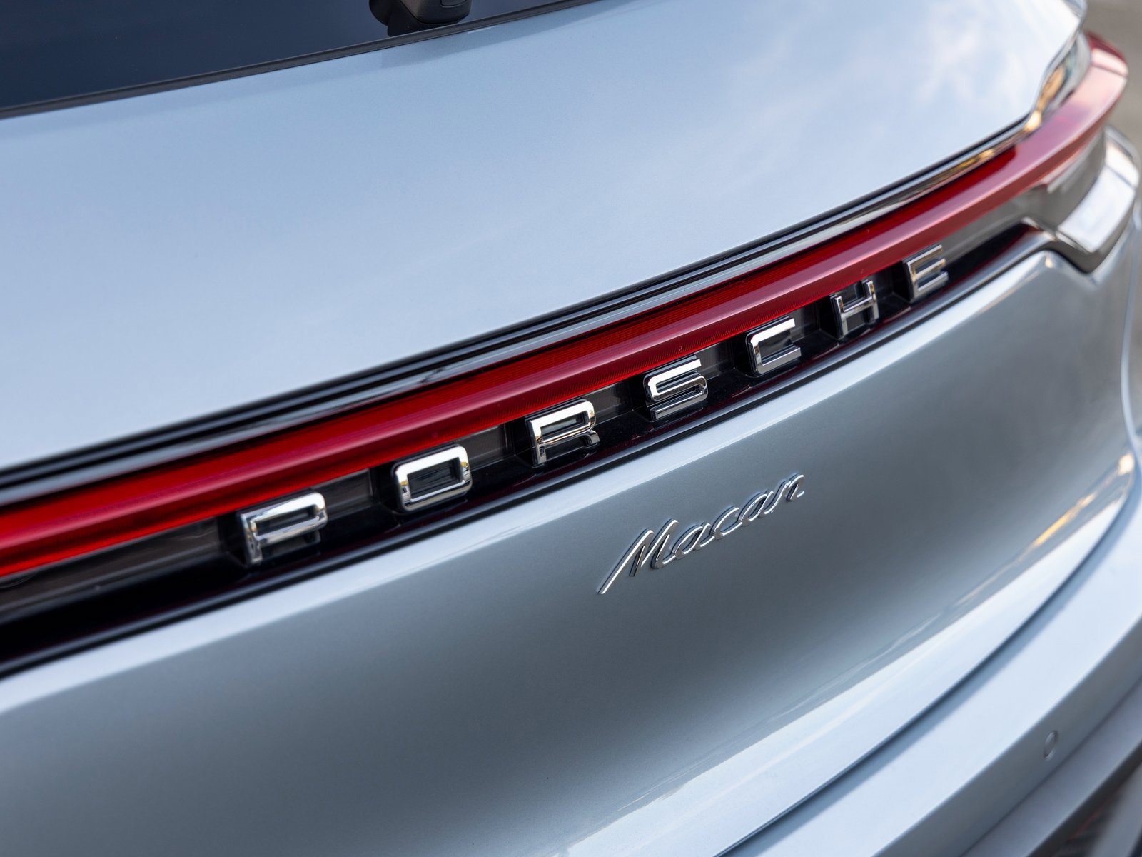 Certified 2025 Porsche Macan image 19