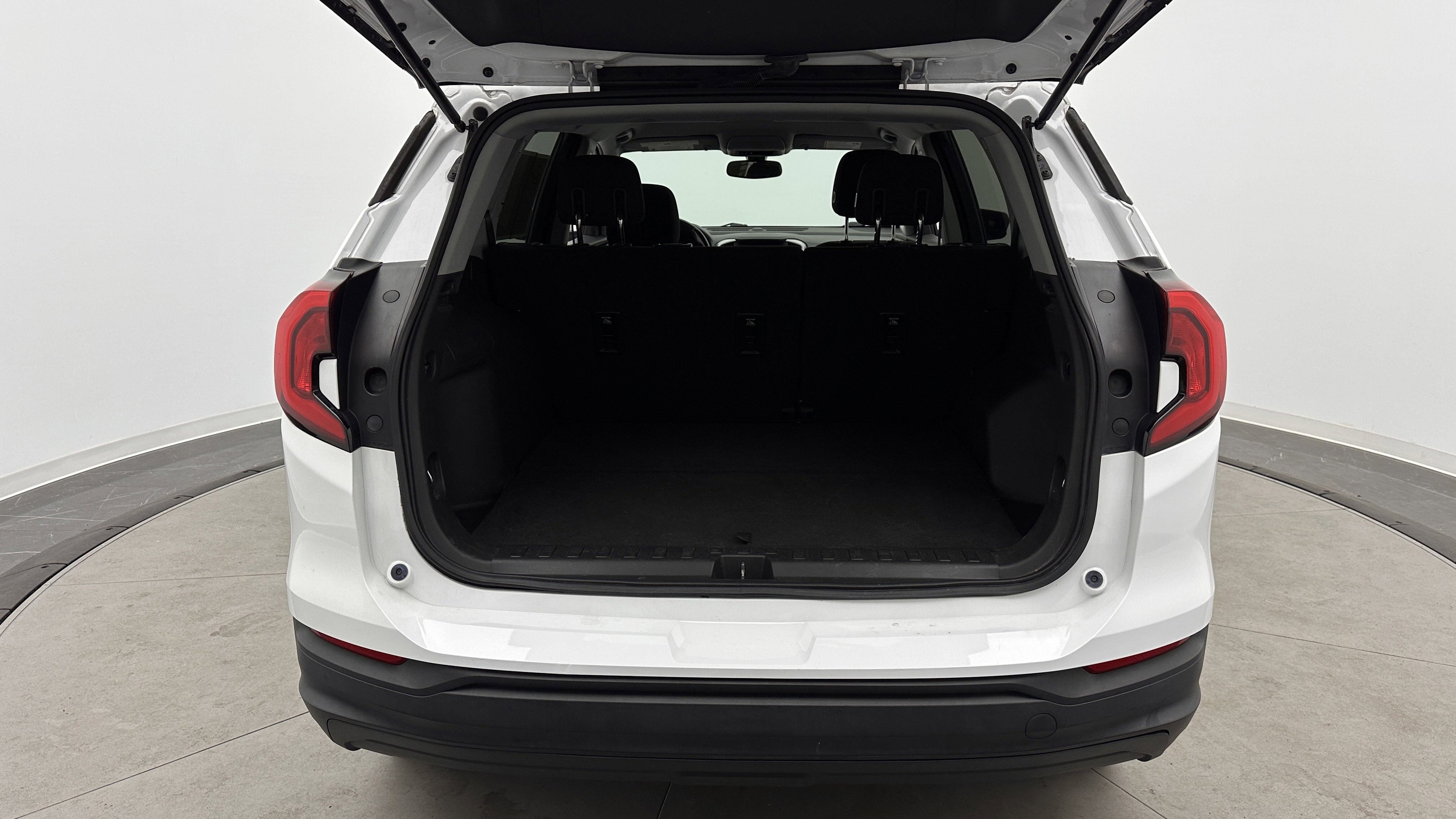 Used 2019 GMC Terrain SLE FWD image 27
