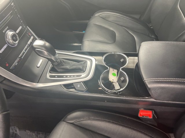 Used 2018 Ford Edge Titanium image 15