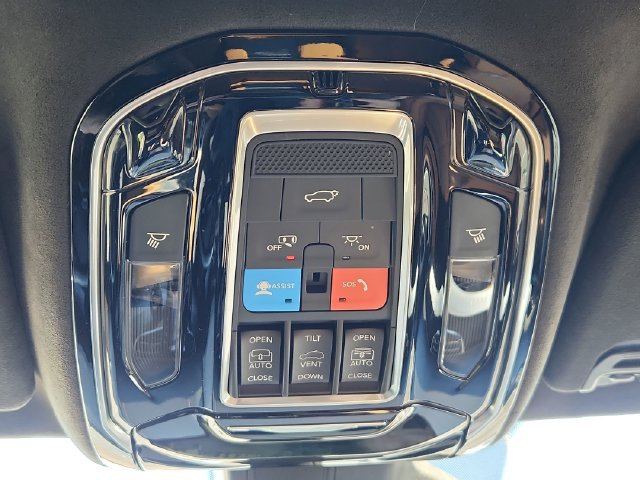 Used 2022 Jeep Grand Wagoneer Series III AWD/4WD image 55