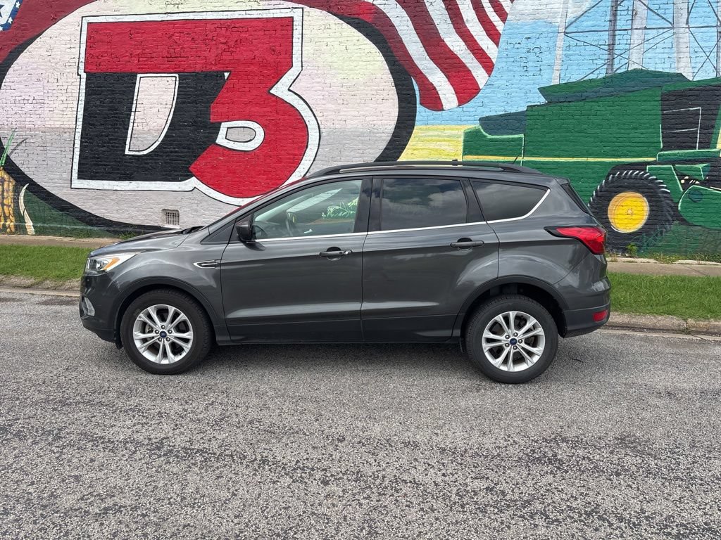 Used 2019 Ford Escape SEL FWD image 3