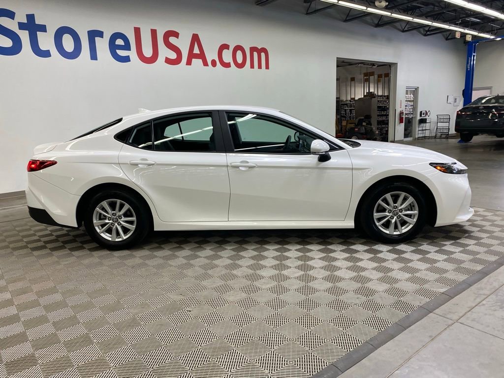 Used 2025 Toyota Camry LE w/ Convenience Package image 15