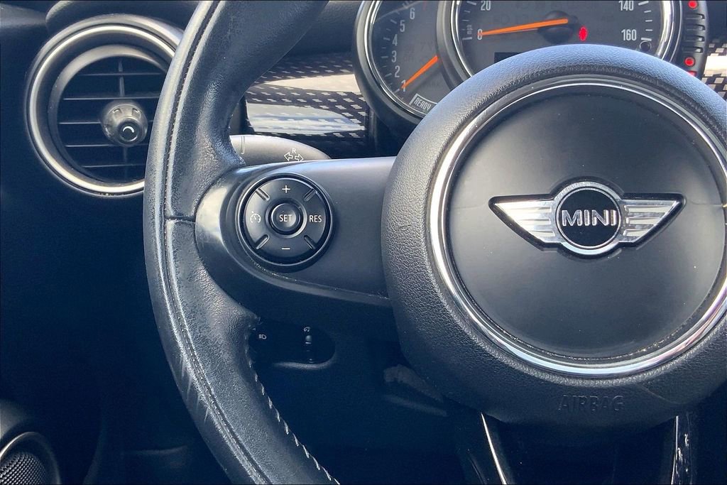 Used 2015 MINI Cooper S image 17