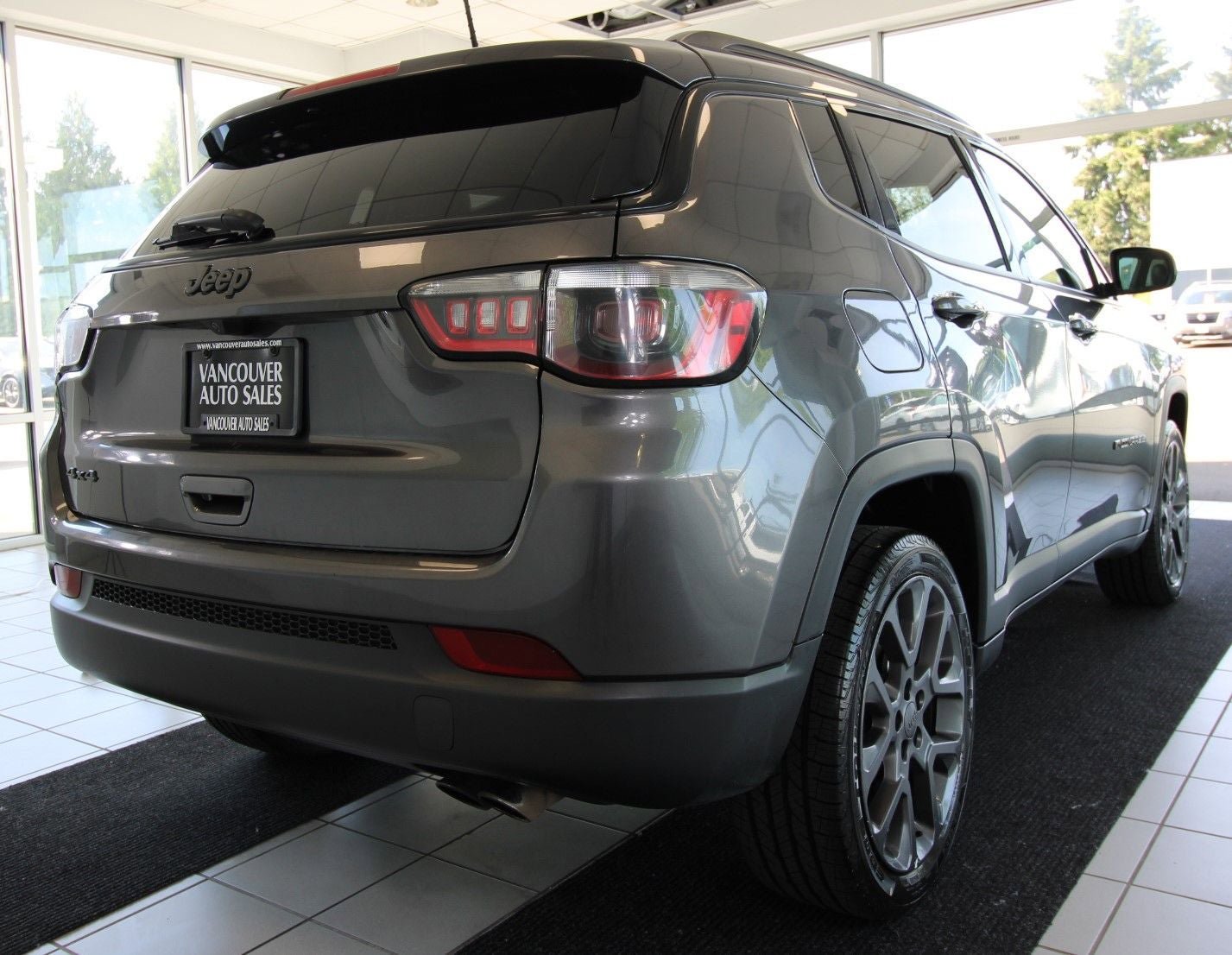 Used 2021 Jeep Compass 80th Special Edition w/ Sun and Sound Group AWD/4WD image 6