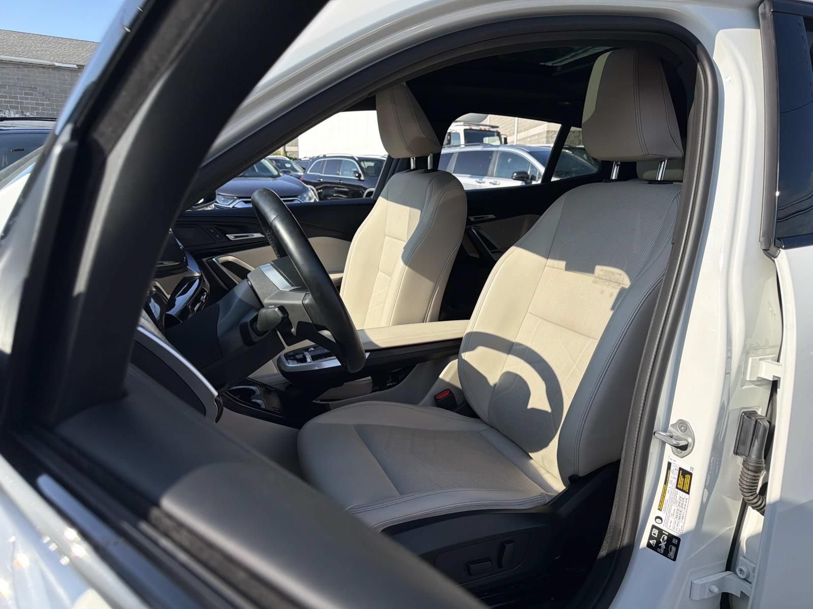 Used 2025 BMW X2 xDrive28i AWD/4WD image 16