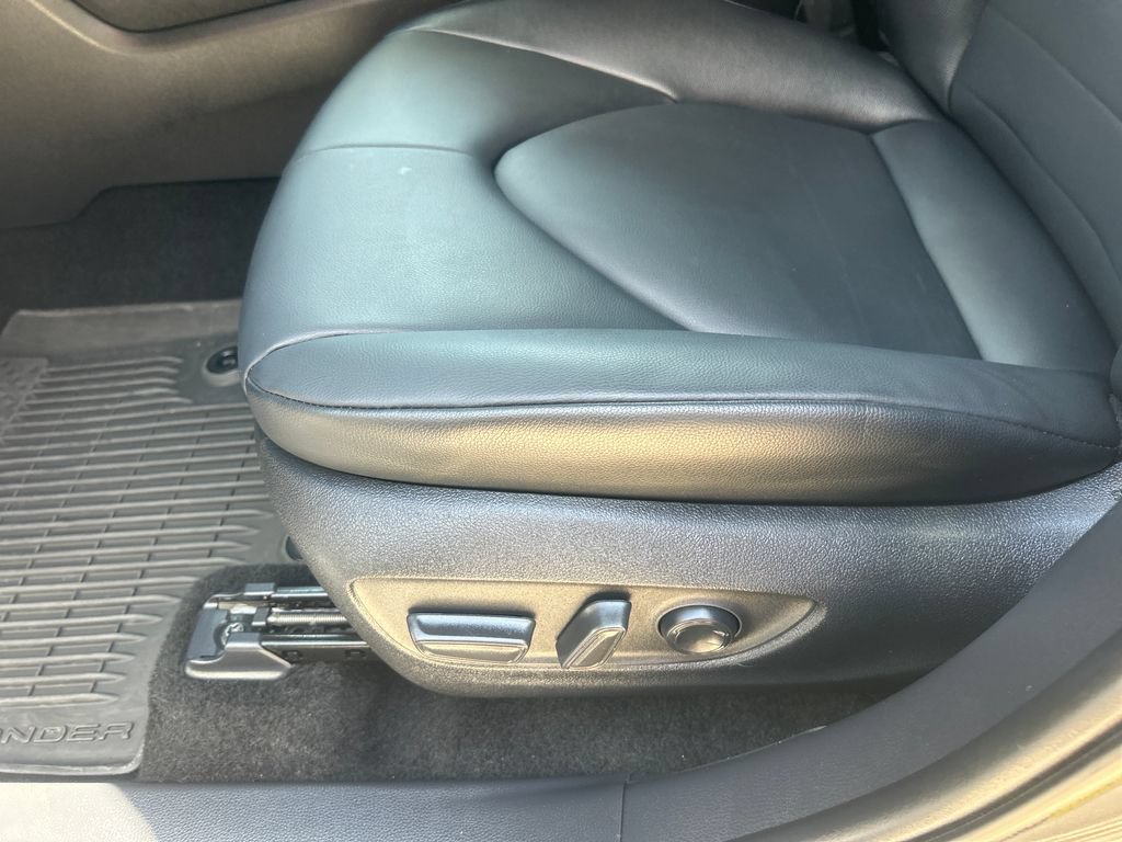 Certified 2025 Toyota Highlander XLE AWD/4WD image 28