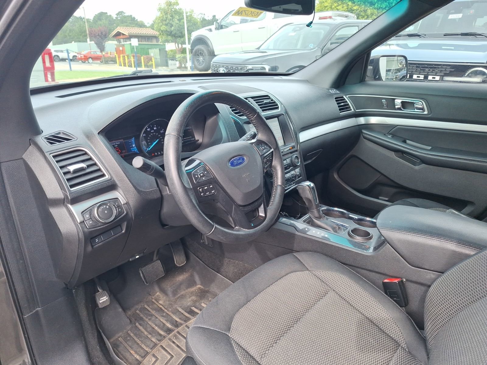 Used 2017 Ford Explorer XLT w/ Equipment Group 201A image 12