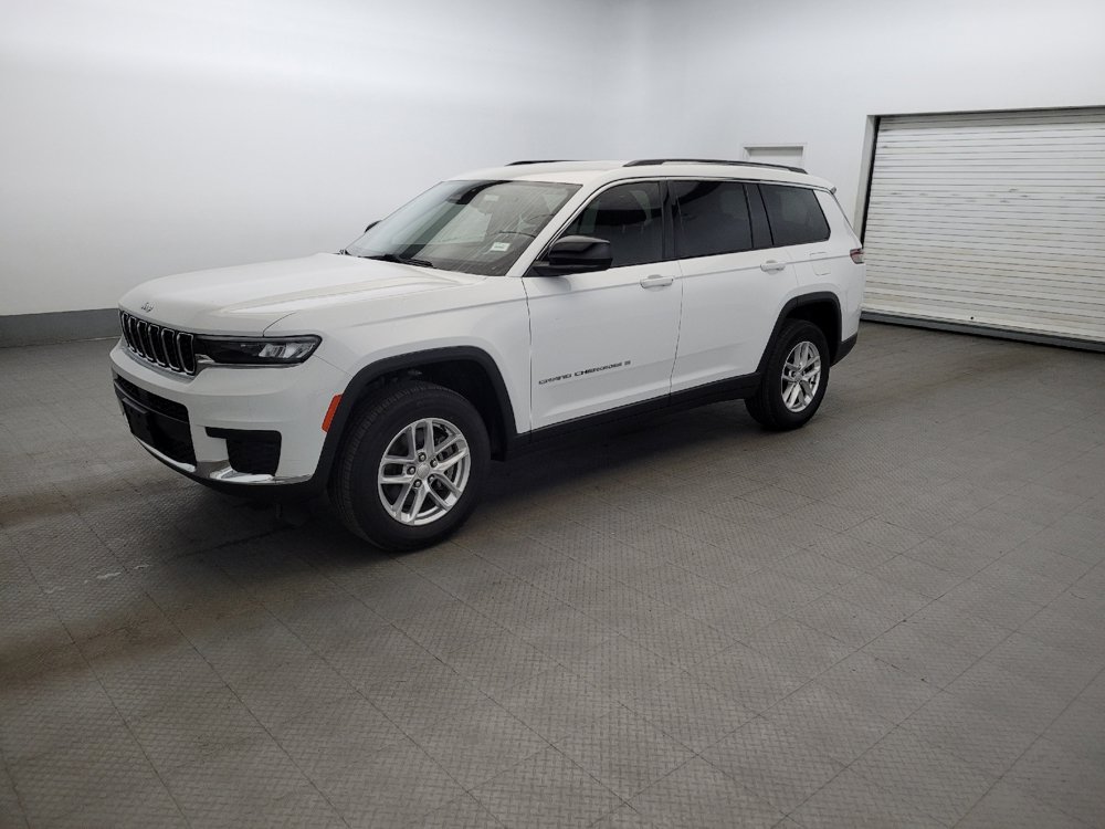 Used 2023 Jeep Grand Cherokee L Laredo AWD/4WD image 2