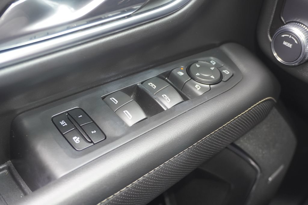 Used 2023 GMC Yukon SLT w/ SLT Premium Package RWD image 19