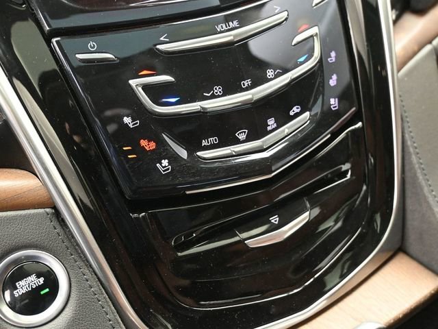 Used 2020 Cadillac Escalade Luxury AWD/4WD image 34