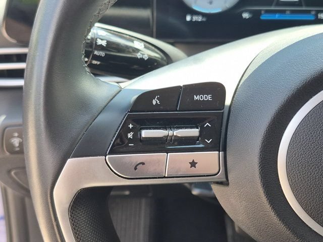 Used 2025 Hyundai Elantra SEL FWD image 21