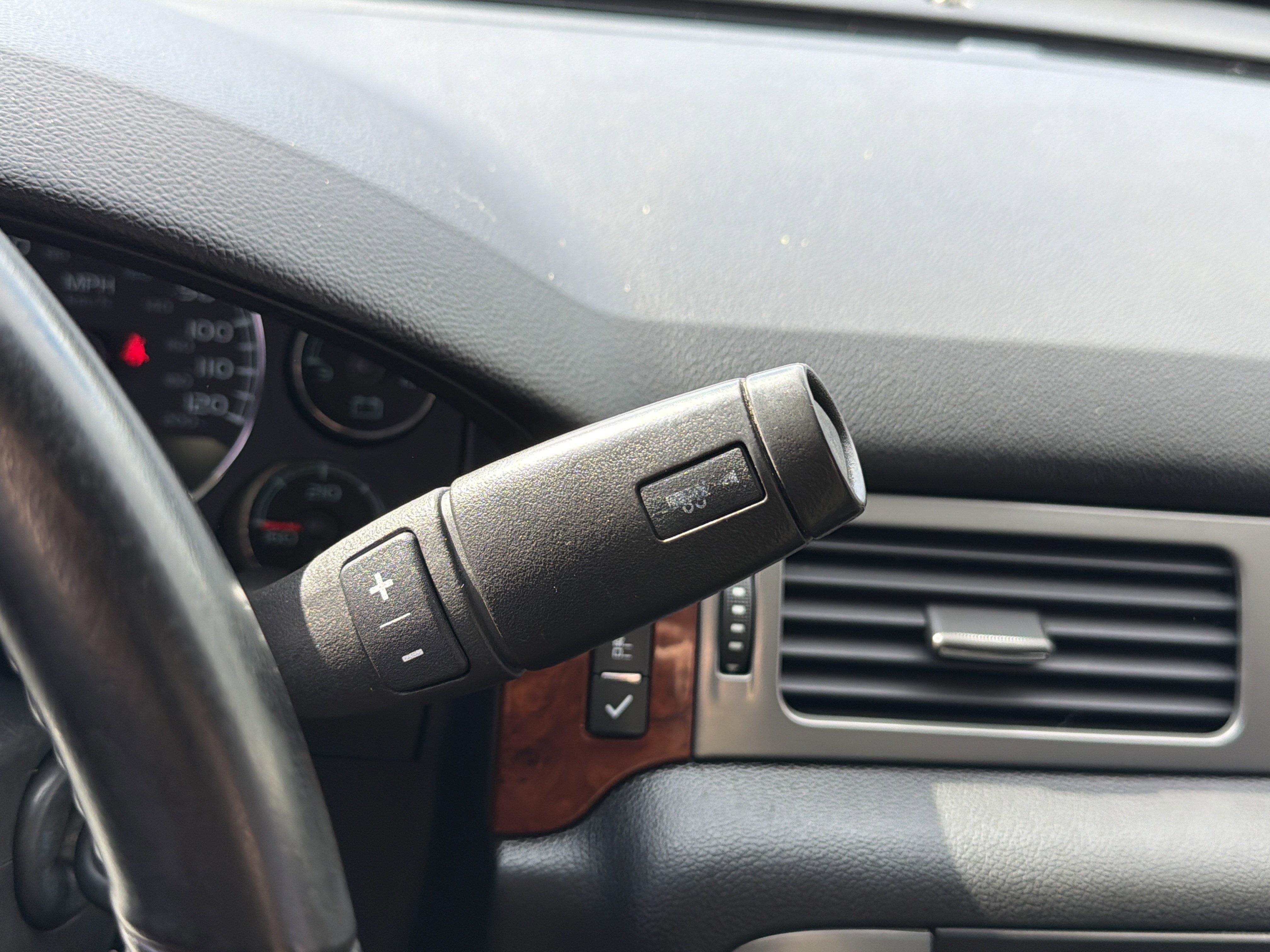 Used 2011 GMC Sierra 2500 SLT w/ SLT Convenience Package image 26