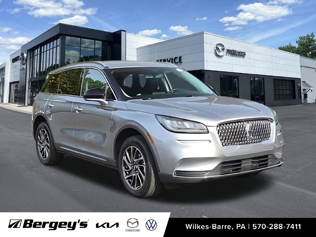 Used 2022 Lincoln Corsair AWD w/ Equipment Group 101A image 2
