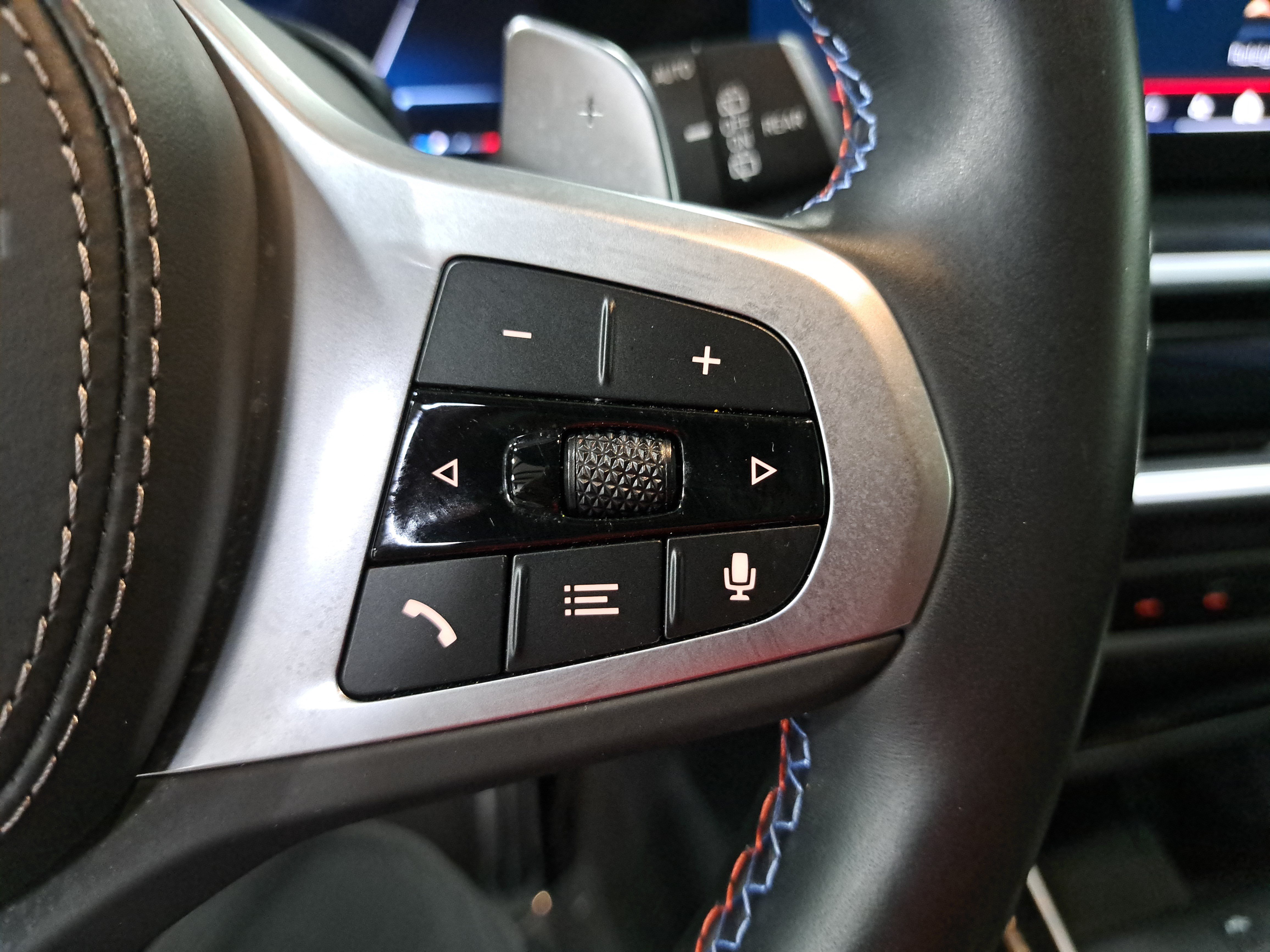 Used 2024 BMW X5 M60i w/ Parking Assistance Package AWD/4WD image 18