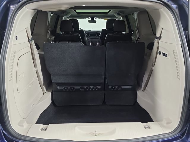 Used 2018 Chrysler Pacifica Limited w/ Tire & Wheel Group image 41