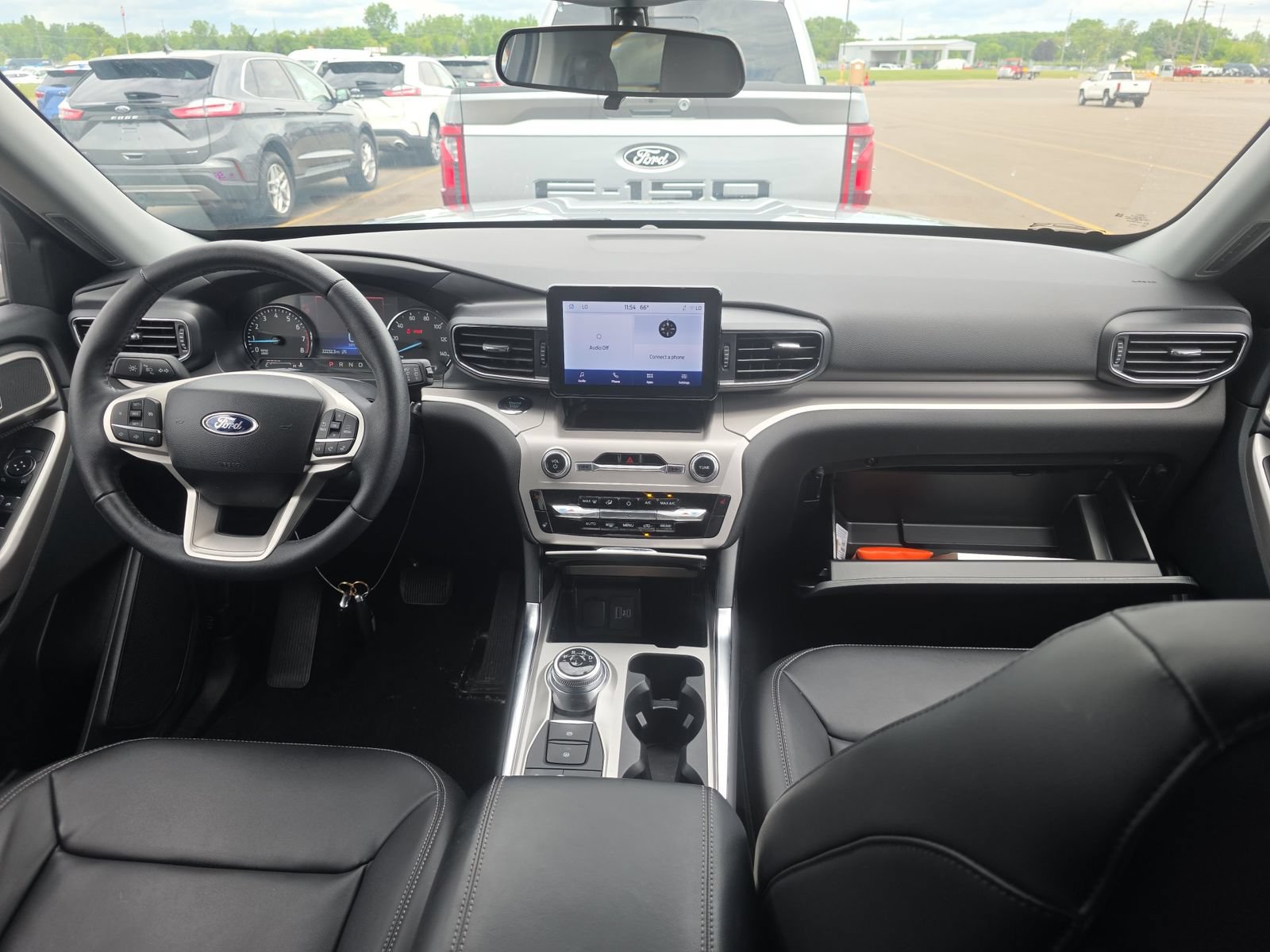 Used 2024 Ford Explorer XLT w/ Equipment Group 202A AWD/4WD image 13