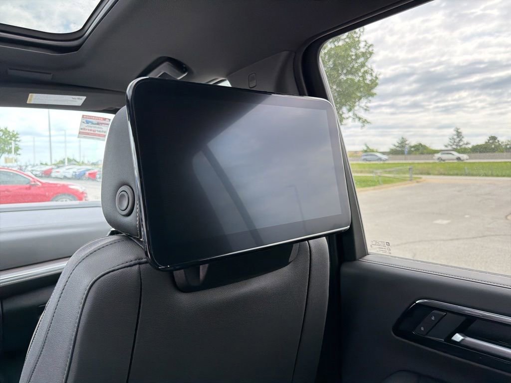 New 2026 Chevrolet Suburban Premier AWD/4WD image 18