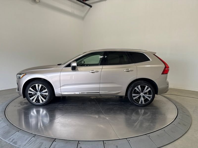 Used 2023 Volvo XC60 B5 Plus w/ Climate Package AWD/4WD image 4