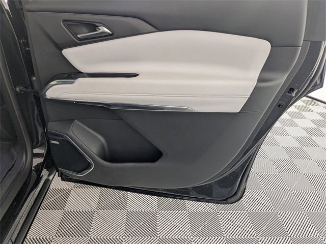 Certified 2025 Chevrolet Traverse High Country image 35