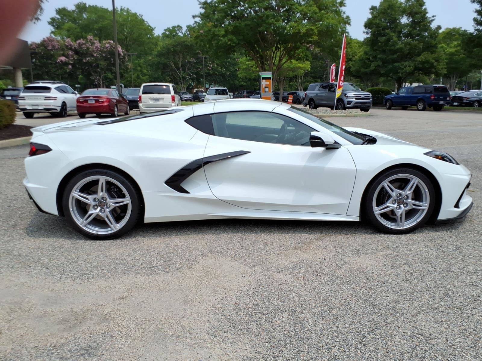Used 2022 Chevrolet Corvette Stingray Preferred Cpe w/ Battery Protection Package RWD image 7