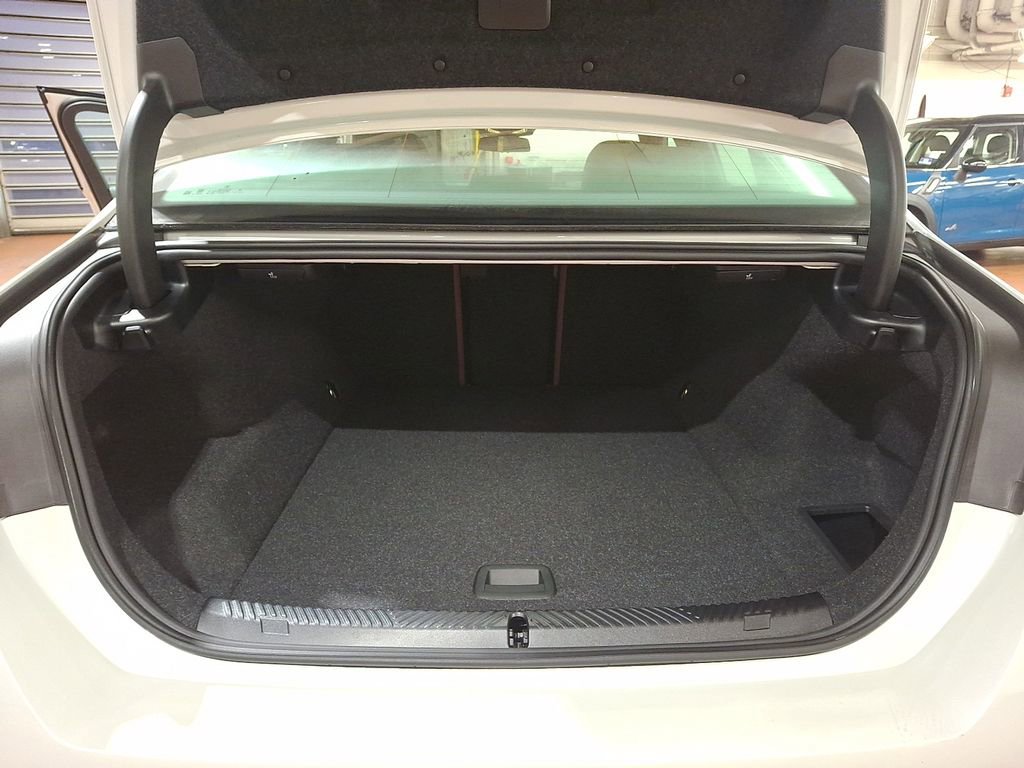 Used 2025 BMW i5 xDrive40 image 27