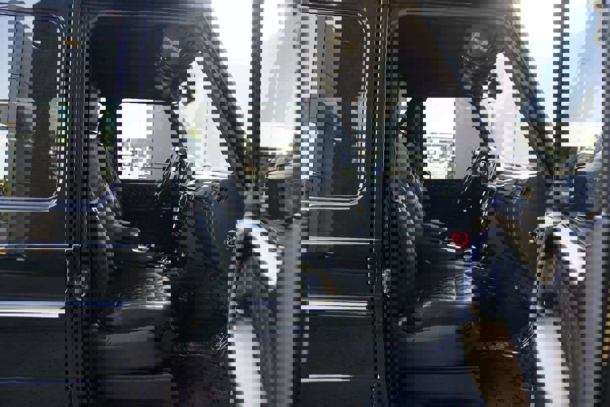 Used 2015 Mercedes-Benz G 63 AMG 4MATIC w/ PA6 Package image 30