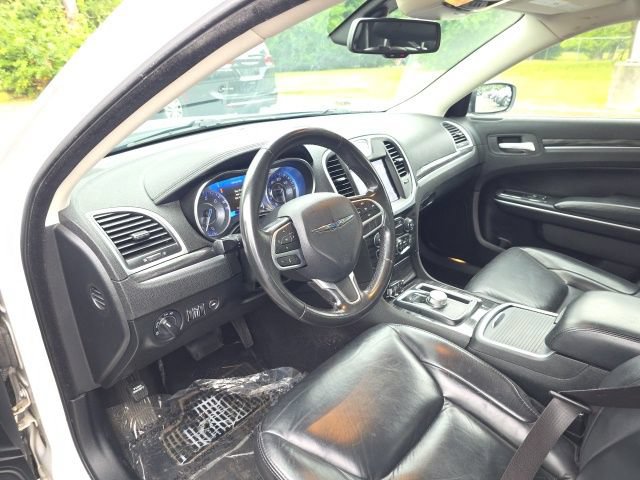 Used 2019 Chrysler 300 Touring w/ Quick Order Package 2EF RWD image 10