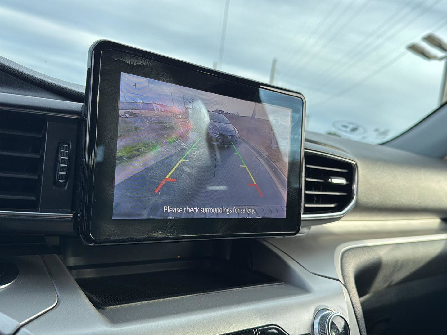 Used 2022 Ford Explorer XLT w/ Equipment Group 202A image 24