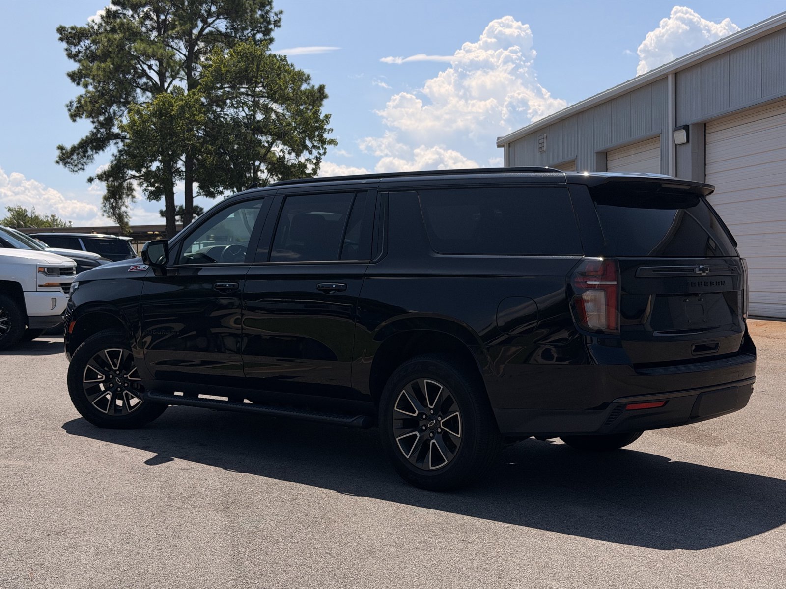 Used 2021 Chevrolet Suburban Z71 w/ Rear Media and Nav Package AWD/4WD image 10