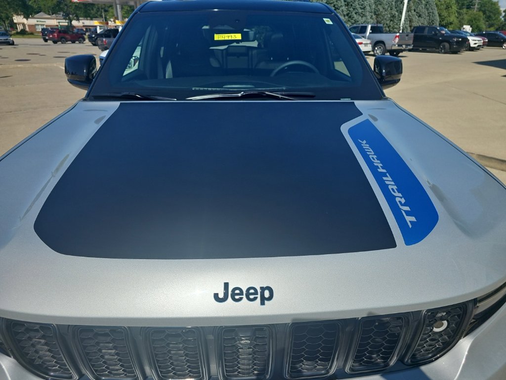 Certified 2024 Jeep Grand Cherokee Trailhawk w/ Advanced Protech Group II AWD/4WD image 8