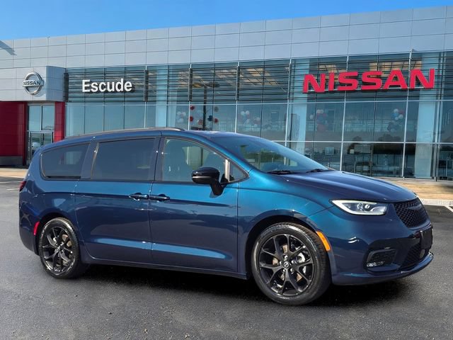 Used 2025 Chrysler Pacifica Limited