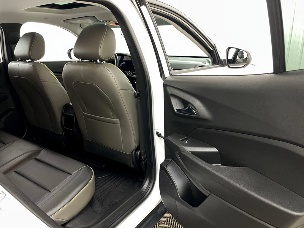 Certified 2024 Chevrolet Trax ACTIV w/ Sunroof Package FWD image 40